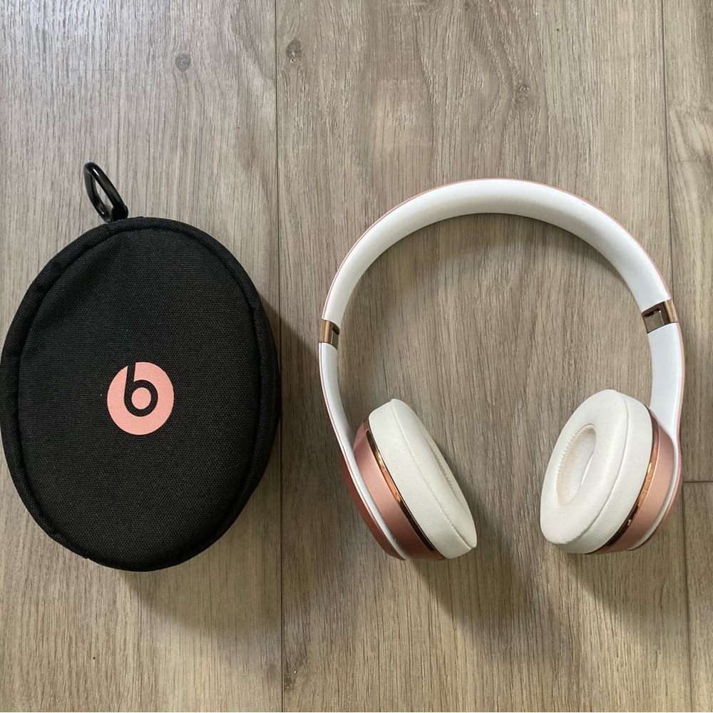 Beats by Dre Solo 3 Wireless Headphones - Rose Gold